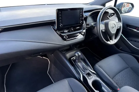 WV69HBC Toyota Corolla 1.8 VVT-h Design CVT Euro 6 (s/s) 5dr Thumbnail #9