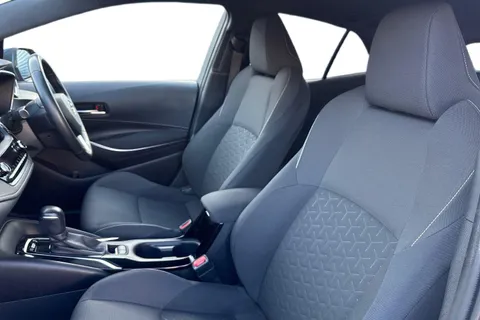 WV69HBC Toyota Corolla 1.8 VVT-h Design CVT Euro 6 (s/s) 5dr Thumbnail #11