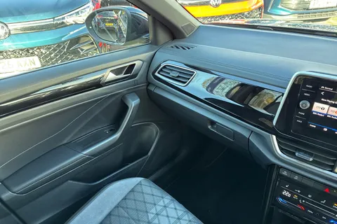 KP25YOE Volkswagen T-Roc 1.5 TSI R-Line 5dr DSG | Heated Seats | App Connect Thumbnail #21