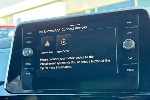 KP25YOE Volkswagen T-Roc 1.5 TSI R-Line 5dr DSG | Heated Seats | App Connect Thumbnail #30