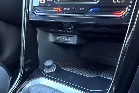 KP25YOE Volkswagen T-Roc 1.5 TSI R-Line 5dr DSG | Heated Seats | App Connect Thumbnail #35