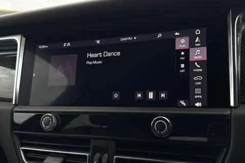 PO72EUK Porsche Macan 2.9T V6 GTS SUV 5dr Petrol PDK 4WD Euro 6 (s/s) (440 ps) Thumbnail #43