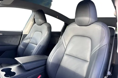 LD73KBW Tesla Model Y (Dual Motor) Long Range Auto 4WDE 5dr Thumbnail #17