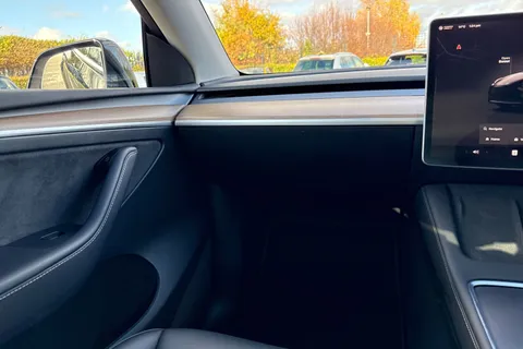 LD73KBW Tesla Model Y (Dual Motor) Long Range Auto 4WDE 5dr Thumbnail #21