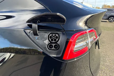 LD73KBW Tesla Model Y (Dual Motor) Long Range Auto 4WDE 5dr Thumbnail #26