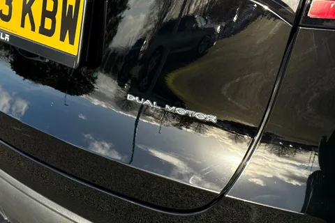 LD73KBW Tesla Model Y (Dual Motor) Long Range Auto 4WDE 5dr Thumbnail #35