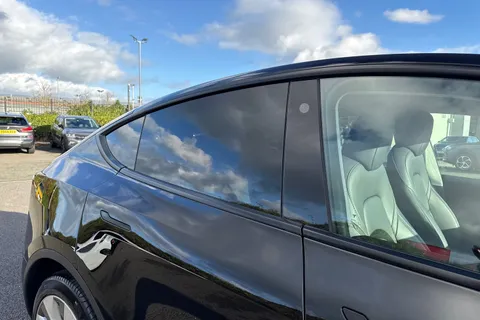 LD73KBW Tesla Model Y (Dual Motor) Long Range Auto 4WDE 5dr Thumbnail #37