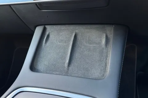 LD73KBW Tesla Model Y (Dual Motor) Long Range Auto 4WDE 5dr Thumbnail #59