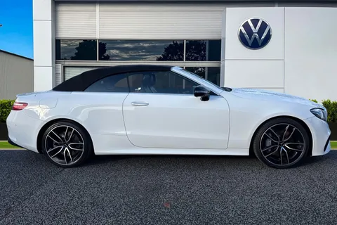 LS69CYA Mercedes-Benz E Class 3.0 E53 MHEV EQ Boost AMG Cabriolet SpdS TCT 4MATIC+ Euro 6 (s/s) 2dr Thumbnail #4