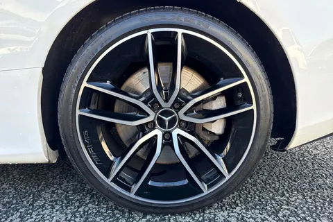 LS69CYA Mercedes-Benz E Class 3.0 E53 MHEV EQ Boost AMG Cabriolet SpdS TCT 4MATIC+ Euro 6 (s/s) 2dr Thumbnail #11