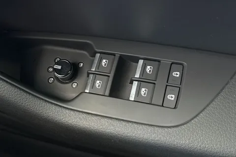 21 of 46 for Audi A6 Saloon S line 40 TFSI 204 PS S tronic