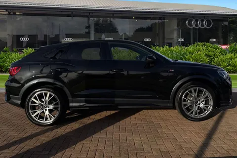 KO74DXV Audi Q3 Black Edition 35 TFSI  150 PS S tronic Thumbnail #4