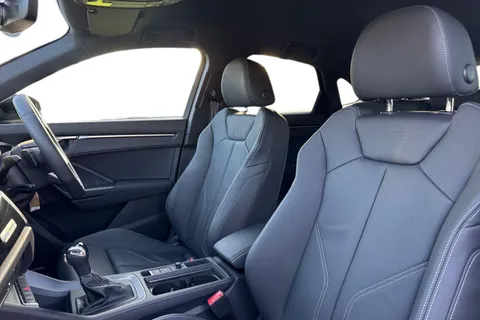 KO74DXV Audi Q3 Black Edition 35 TFSI  150 PS S tronic Thumbnail #17