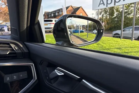 KO74DXV Audi Q3 Black Edition 35 TFSI  150 PS S tronic Thumbnail #22