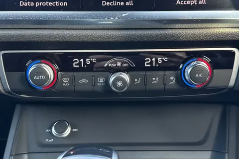 KO74DXV Audi Q3 Black Edition 35 TFSI  150 PS S tronic Thumbnail #23