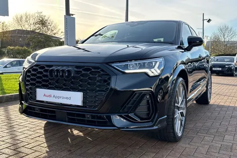 KO74DXV Audi Q3 Black Edition 35 TFSI  150 PS S tronic Thumbnail #26