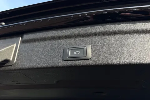 KO74DXV Audi Q3 Black Edition 35 TFSI  150 PS S tronic Thumbnail #40