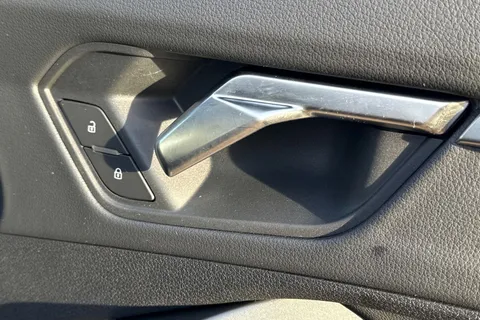 KO74DXV Audi Q3 Black Edition 35 TFSI  150 PS S tronic Thumbnail #44