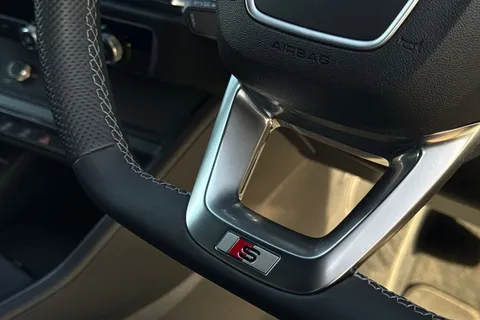 KO74DXV Audi Q3 Black Edition 35 TFSI  150 PS S tronic Thumbnail #48