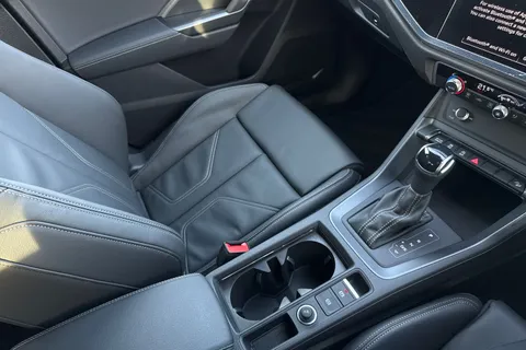 KO74DXV Audi Q3 Black Edition 35 TFSI  150 PS S tronic Thumbnail #62