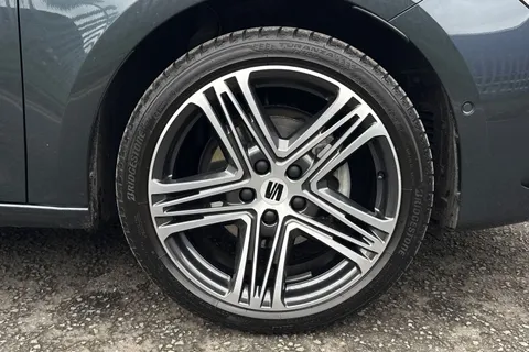 13 of 42 for SEAT Leon 1.5 eTSI MHEV XCELLENCE Lux DSG Euro 6 (s/s) 5dr