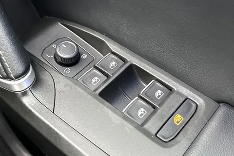 33 of 42 for SEAT Leon 1.5 eTSI MHEV XCELLENCE Lux DSG Euro 6 (s/s) 5dr