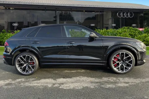  Audi RS Q8 4.0 TFSI V8 Performance Carbon Vorsprung Tiptronic quattro Euro 6 (s/s) 5dr Thumbnail #4
