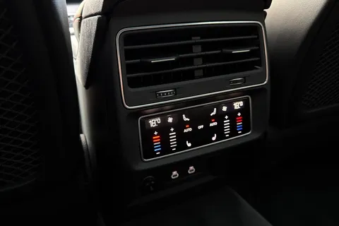  Audi RS Q8 4.0 TFSI V8 Performance Carbon Vorsprung Tiptronic quattro Euro 6 (s/s) 5dr Thumbnail #35