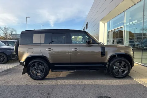 Land Rover Defender 110 3.0 D250 MHEV X-Dynamic HSE Auto 4WD Euro 6 (s/s) 5dr Thumbnail #6