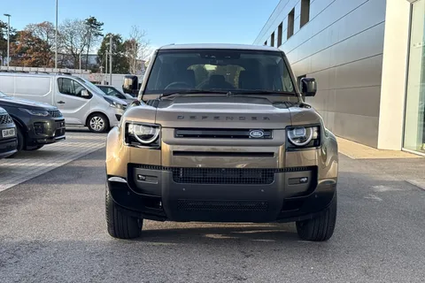 Land Rover Defender 110 3.0 D250 MHEV X-Dynamic HSE Auto 4WD Euro 6 (s/s) 5dr Thumbnail #8