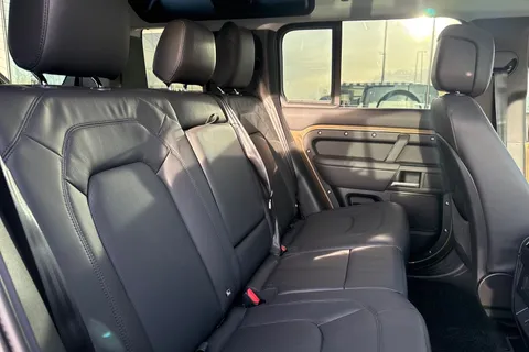 Land Rover Defender 110 3.0 D250 MHEV X-Dynamic HSE Auto 4WD Euro 6 (s/s) 5dr Thumbnail #13