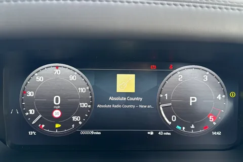 Land Rover Defender 110 3.0 D250 MHEV X-Dynamic HSE Auto 4WD Euro 6 (s/s) 5dr Thumbnail #16