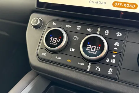 Land Rover Defender 110 3.0 D250 MHEV X-Dynamic HSE Auto 4WD Euro 6 (s/s) 5dr Thumbnail #20