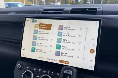 Land Rover Defender 110 3.0 D250 MHEV X-Dynamic HSE Auto 4WD Euro 6 (s/s) 5dr Thumbnail #35