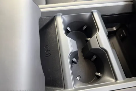 Land Rover Defender 110 3.0 D250 MHEV X-Dynamic HSE Auto 4WD Euro 6 (s/s) 5dr Thumbnail #49