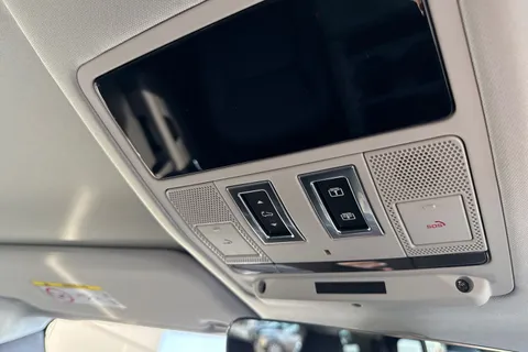 Land Rover Defender 110 3.0 D250 MHEV X-Dynamic HSE Auto 4WD Euro 6 (s/s) 5dr Thumbnail #53