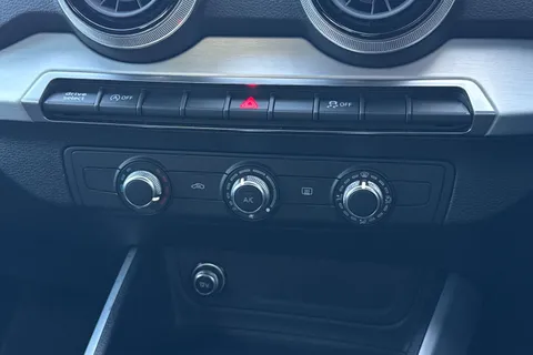 DF74HDE Audi Q2 S line 35 TFSI  150 PS 6-speed Thumbnail #23