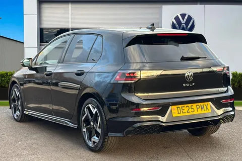 DE25PMX Volkswagen Golf 1.5 eTSI 150 R-Line 5dr DSG **TECH PACK, WINTER PACK, LED MATRIX LIGHTS** Thumbnail #3