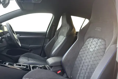 DE25PMX Volkswagen Golf 1.5 eTSI 150 R-Line 5dr DSG **TECH PACK, WINTER PACK, LED MATRIX LIGHTS** Thumbnail #17