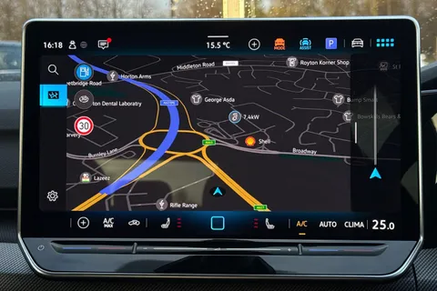 DE25PMX Volkswagen Golf 1.5 eTSI 150 R-Line 5dr DSG **TECH PACK, WINTER PACK, LED MATRIX LIGHTS** Thumbnail #18