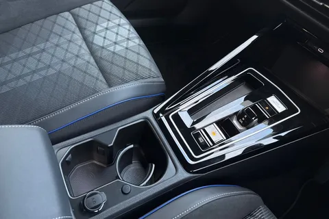 DE25PMX Volkswagen Golf 1.5 eTSI 150 R-Line 5dr DSG **TECH PACK, WINTER PACK, LED MATRIX LIGHTS** Thumbnail #24