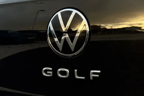 DE25PMX Volkswagen Golf 1.5 eTSI 150 R-Line 5dr DSG **TECH PACK, WINTER PACK, LED MATRIX LIGHTS** Thumbnail #30