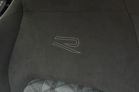 DE25PMX Volkswagen Golf 1.5 eTSI 150 R-Line 5dr DSG **TECH PACK, WINTER PACK, LED MATRIX LIGHTS** Thumbnail #35