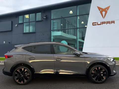 KW25XXL CUPRA Formentor 1.5 eHybrid 204 V3 5dr DSG ** DELIVERY MILEAGE** Thumbnail #4