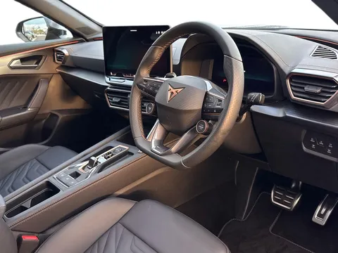 KW25XXL CUPRA Formentor 1.5 eHybrid 204 V3 5dr DSG ** DELIVERY MILEAGE** Thumbnail #9