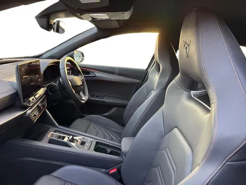 KW25XXL CUPRA Formentor 1.5 eHybrid 204 V3 5dr DSG ** DELIVERY MILEAGE** Thumbnail #12