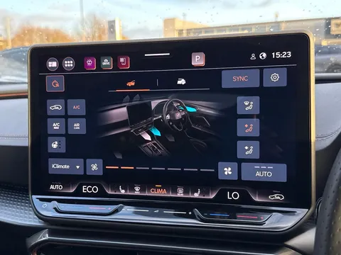 KW25XXL CUPRA Formentor 1.5 eHybrid 204 V3 5dr DSG ** DELIVERY MILEAGE** Thumbnail #20