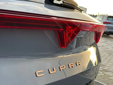 KW25XXL CUPRA Formentor 1.5 eHybrid 204 V3 5dr DSG ** DELIVERY MILEAGE** Thumbnail #26
