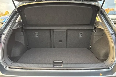 GJ74MZT Volkswagen T-Roc 1.0 TSI 115 Life 5dr **DELIVERY MILES** Thumbnail #10