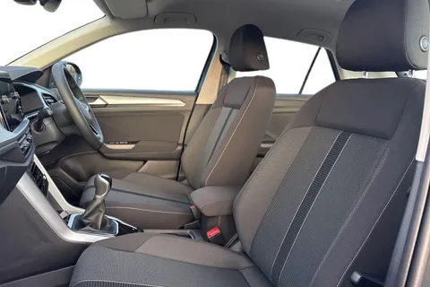 GJ74MZT Volkswagen T-Roc 1.0 TSI 115 Life 5dr **DELIVERY MILES** Thumbnail #11